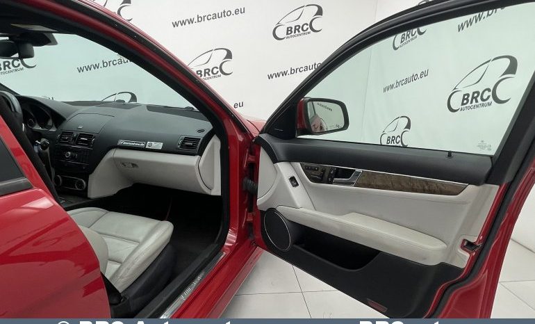 Mercedes-Benz C 63 AMG Automatas DĖŽĖS DEFEKTAS 2009 full