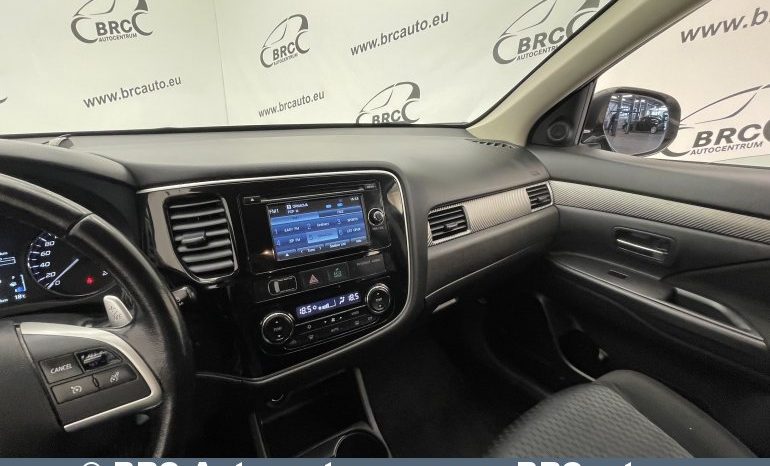 Mitsubishi Outlander 2.0 4WD Automatas 2014 full