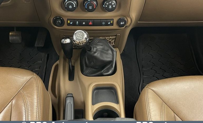 Jeep Wrangler U 3.6 V6 4WD 2014 full