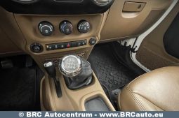 Jeep Wrangler U 3.6 V6 4WD 2014 full