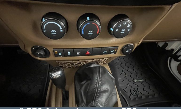 Jeep Wrangler U 3.6 V6 4WD 2014 full
