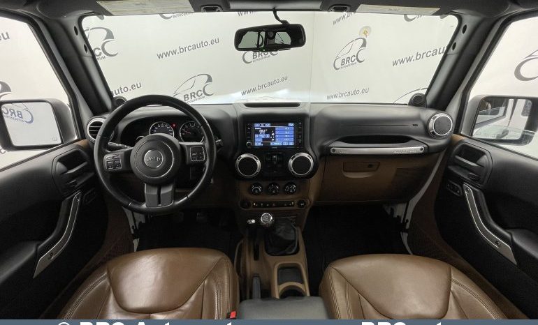 Jeep Wrangler U 3.6 V6 4WD 2014 full