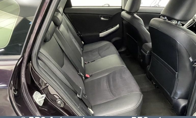 Toyota Prius 1.8 Hybrid Automatas 2013 full