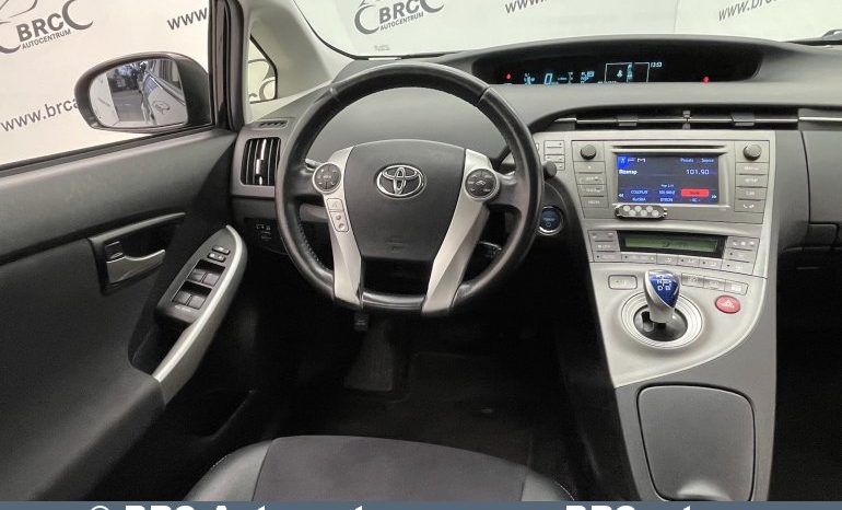 Toyota Prius 1.8 Hybrid Automatas 2013 full