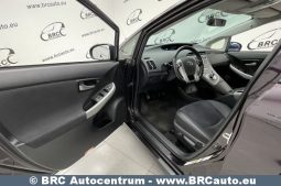 Toyota Prius 1.8 Hybrid Automatas 2013 full
