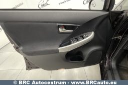 Toyota Prius 1.8 Hybrid Automatas 2013 full