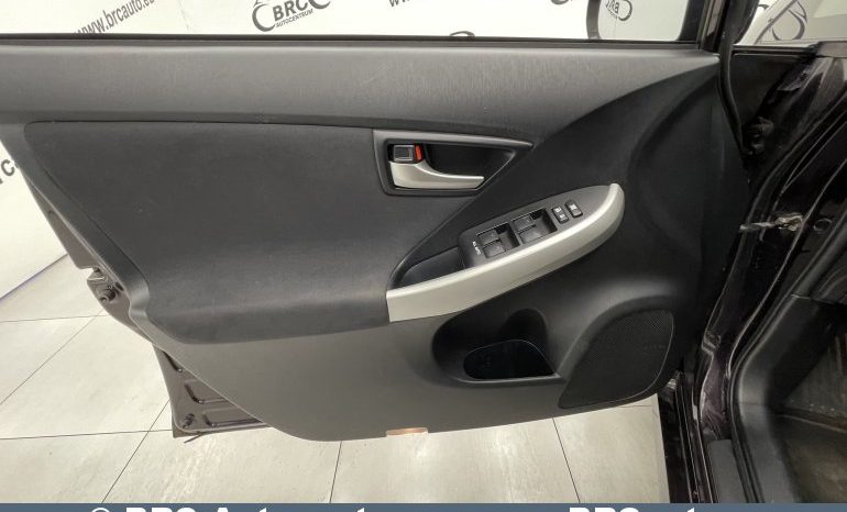 Toyota Prius 1.8 Hybrid Automatas 2013 full