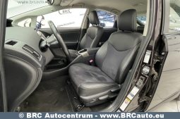 Toyota Prius 1.8 Hybrid Automatas 2013 full