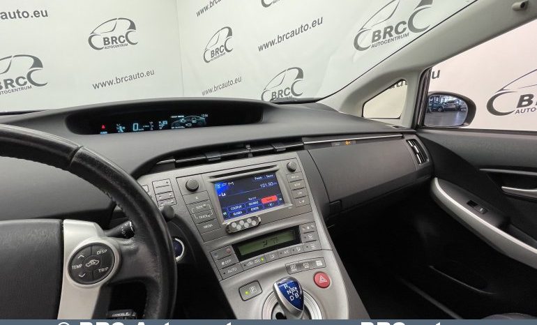 Toyota Prius 1.8 Hybrid Automatas 2013 full