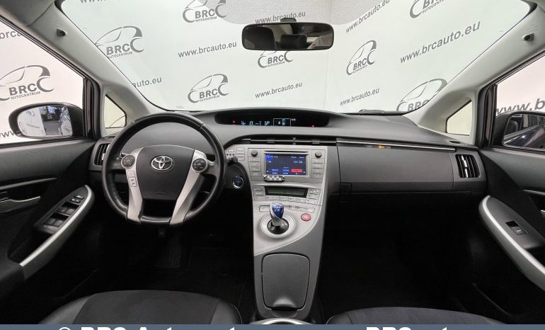 Toyota Prius 1.8 Hybrid Automatas 2013 full