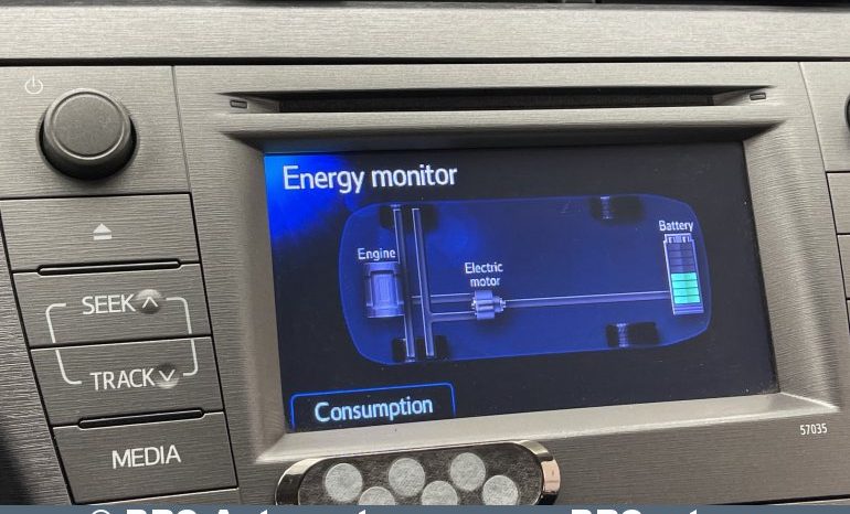 Toyota Prius 1.8 Hybrid Automatas 2013 full