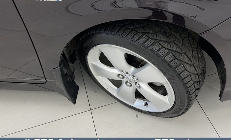 Toyota Prius 1.8 Hybrid Automatas 2013 full