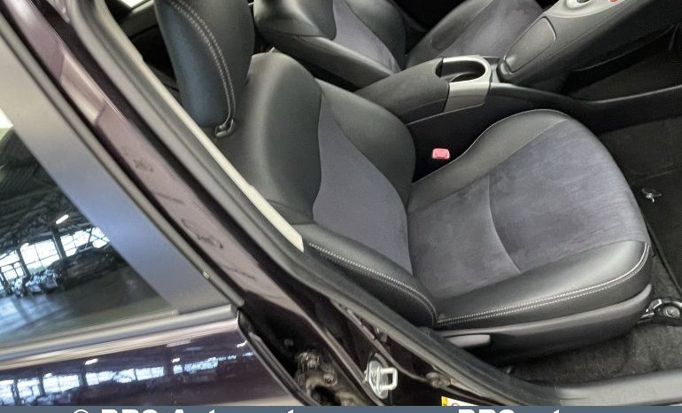 Toyota Prius 1.8 Hybrid Automatas 2013 full