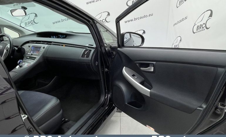 Toyota Prius 1.8 Hybrid Automatas 2013 full