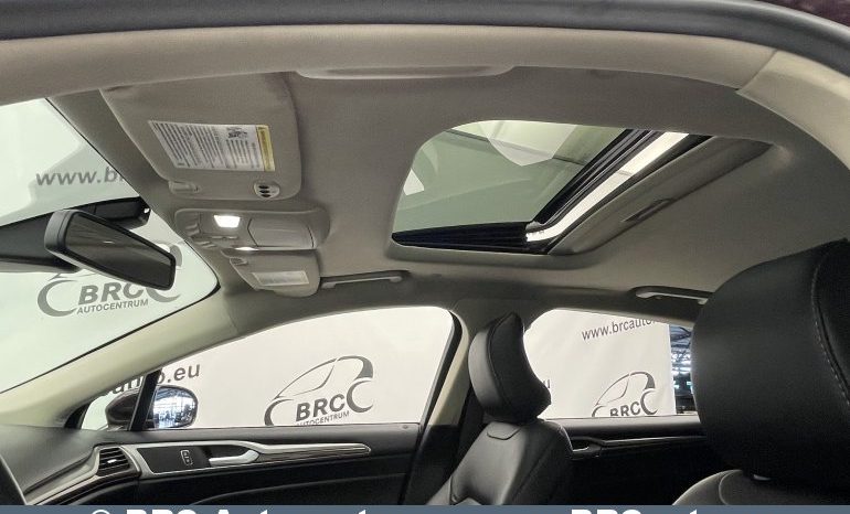 Ford Fusion Plug-In Hybrid Automatas 2017 full