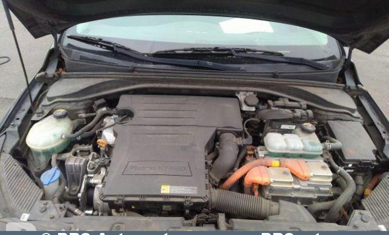 Hyundai Ioniq 1.6 Plug-in Automatas 2018 full
