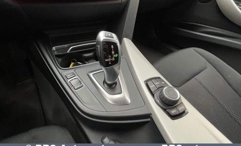 BMW 318 i Automatas 2017 full