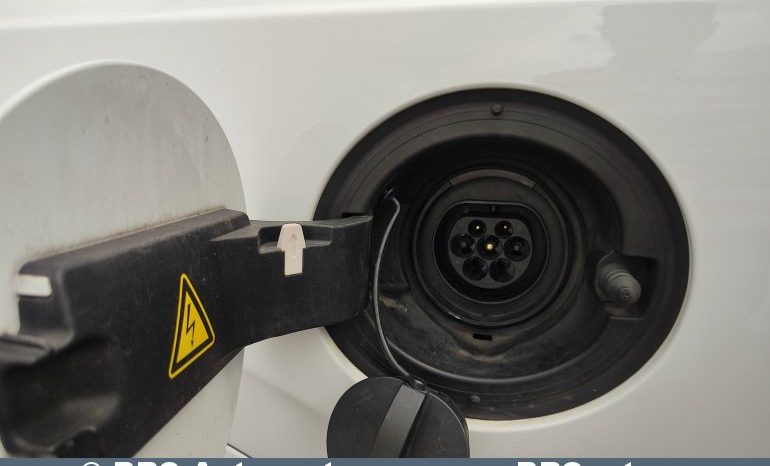 Volvo XC 90 2.0 T8 Momentum Plug-in-Hybrid Automatas 2017 full