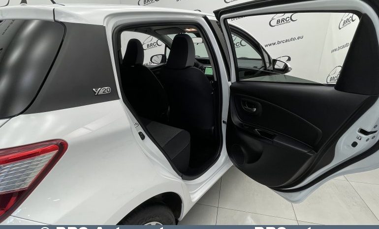 Toyota Yaris 1.5 Dual VVT-i Multidrive Y20 Automatas 2020 full