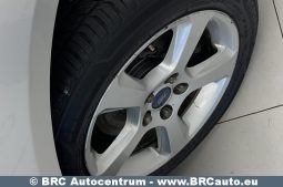 Ford Focus 1.6 Automatas 2015 full