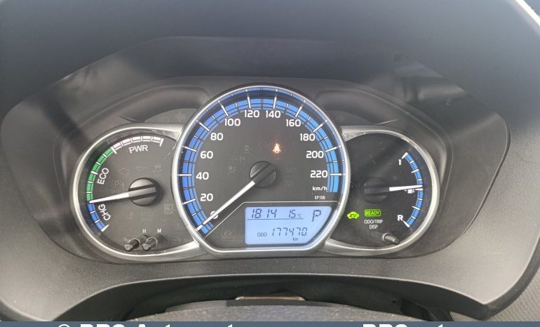 Toyota Yaris Hybrid 5d Hatchback 1.5 HSD Act 2017 full
