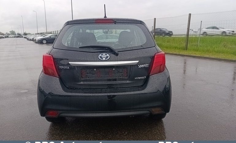 Toyota Yaris Hybrid 5d Hatchback 1.5 HSD Act 2017 full