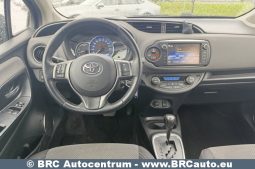 Toyota Yaris Hybrid 5d Hatchback 1.5 HSD Act 2017 full