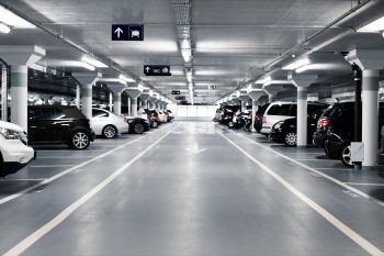 Automobilių aikštelė (Shutterstock nuotr.)
