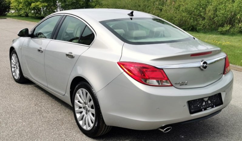 Opel Insignia 2010 full