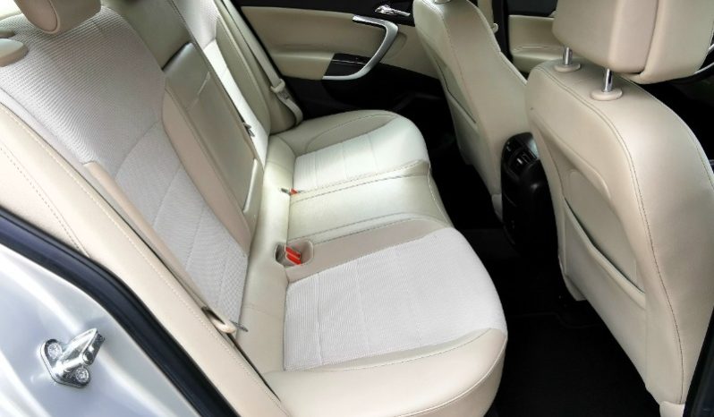 Opel Insignia 2010 full