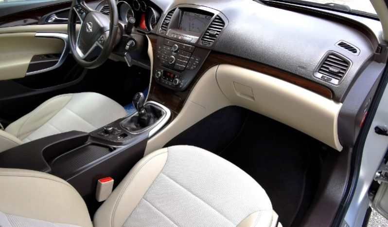 Opel Insignia 2010 full