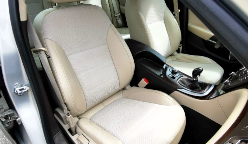 Opel Insignia 2010 full