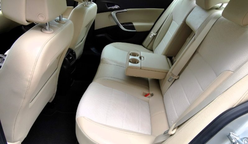 Opel Insignia 2010 full