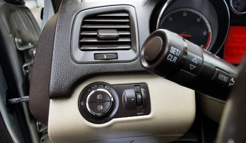 Opel Insignia 2010 full