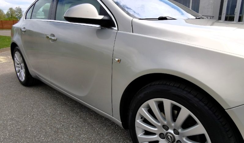 Opel Insignia 2010 full