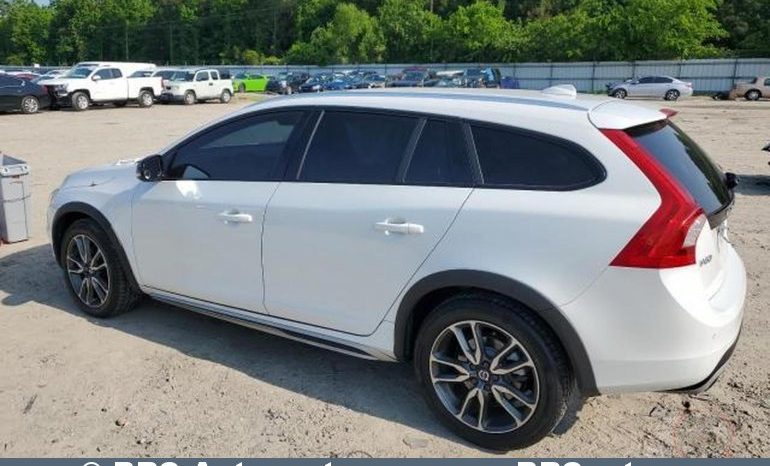 Volvo V60 Cross Country 2.0 T5 AWD Automatas 2017 full