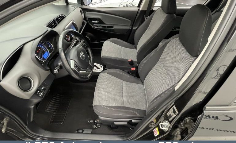 Toyota Yaris Hybrid 5d Hatchback 1.5 HSD Act 2017 full
