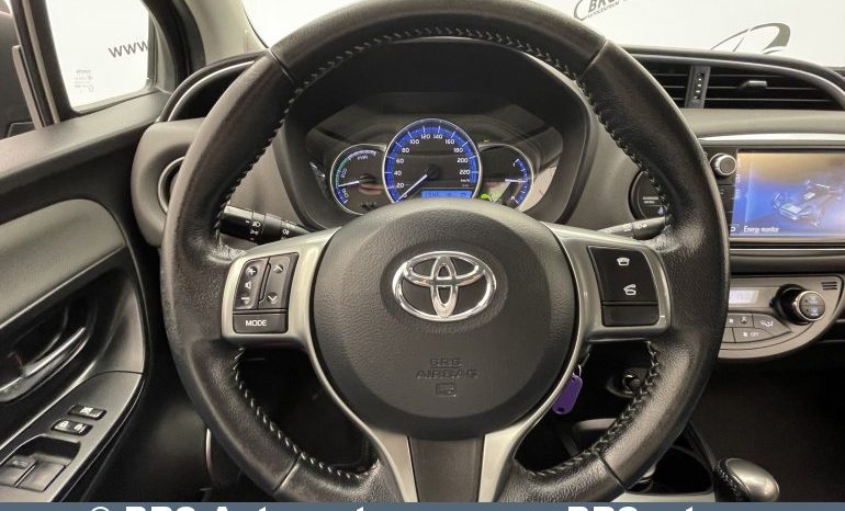 Toyota Yaris Hybrid 5d Hatchback 1.5 HSD Act 2017 full