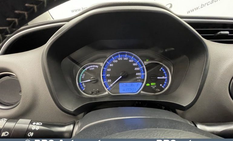 Toyota Yaris Hybrid 5d Hatchback 1.5 HSD Act 2017 full