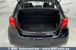 Toyota Yaris Hybrid 5d Hatchback 1.5 HSD Act 2017 full