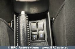 Toyota Yaris Hybrid 5d Hatchback 1.5 HSD Act 2017 full