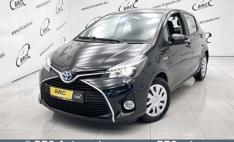 Toyota Yaris Hybrid 5d Hatchback 1.5 HSD Act 2017 full