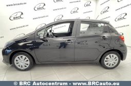 Toyota Yaris Hybrid 5d Hatchback 1.5 HSD Act 2017 full