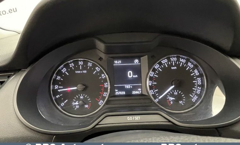 Skoda Octavia 1.6TDI Active 2016 full