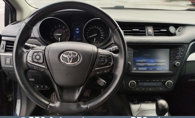 Toyota Avensis 1.8i Automatas 2016 full