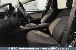 Toyota Avensis 1.8i Automatas 2016 full