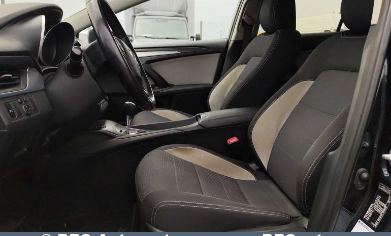 Toyota Avensis 1.8i Automatas 2016 full