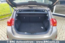 Toyota Auris 1.4 D-4D 2015 full