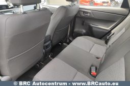 Toyota Auris 1.4 D-4D 2015 full