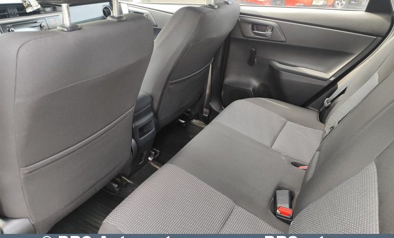 Toyota Auris 1.4 D-4D 2015 full